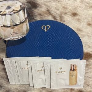 Clé de Peau Foundation with Elegant Blue Pouch